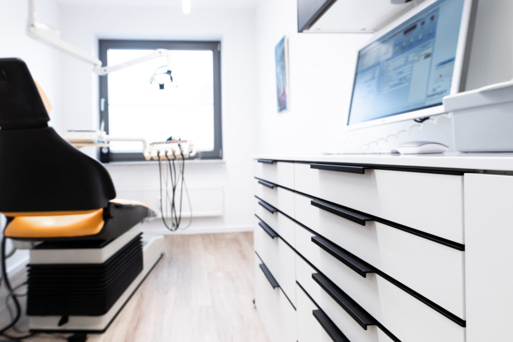 Ein Behandlungszimmer in der neuen Praxis „Zahnleben"